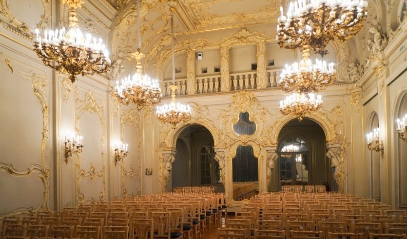 Великокняжеские дворцы — фото № 4 — Прогулки Великокняжеские дворцы — индивидуальные туры в Петербург от 8400 руб.