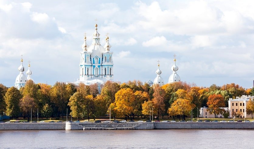 Смольный собор – экскурсии и программы для детей от 720 рублей