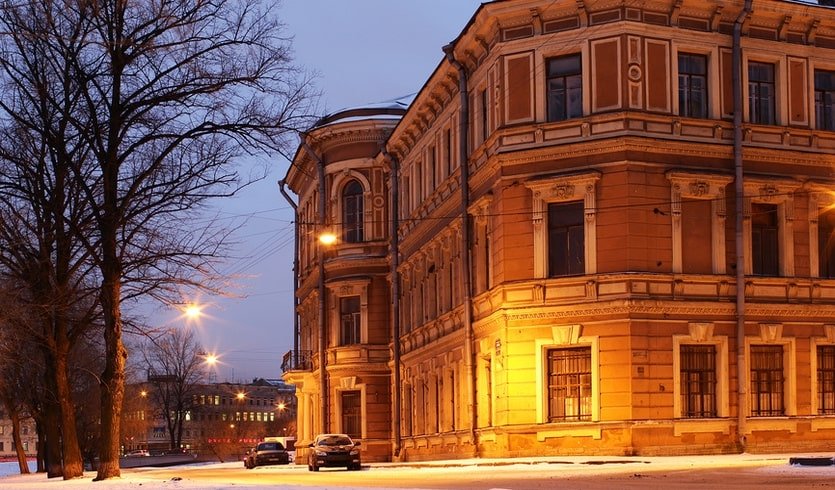 Дом на Наережной реки Пряжки – пешеходные экскурсии от 600 рублей