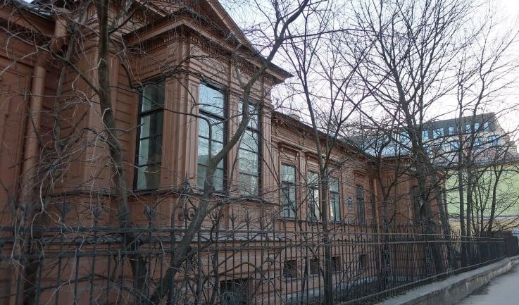 По Ждановской улице на Петровский остров – Пешеходные экскурсии от 600 рублей