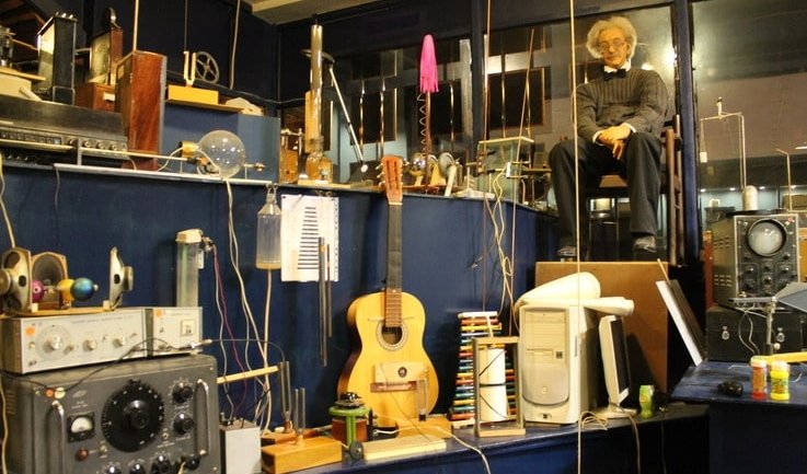 Эйнштейн – сборные экскурсии для школьников в Санкт-Петербурге 