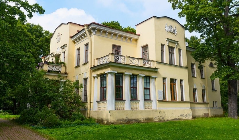 Каменный остров, часть 2 – пешеходные экскурсии для заказных групп от 290 рублей