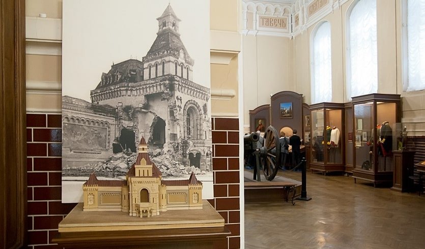 Макет музея в центральном зале – интерьерные экскурсии
