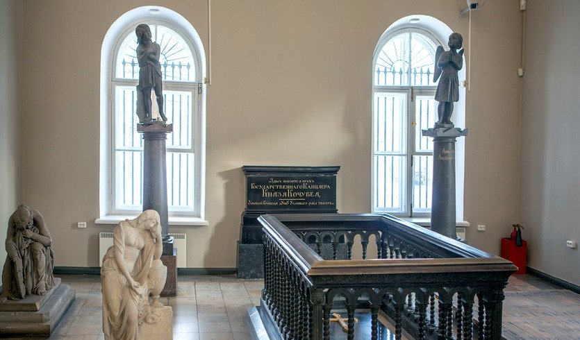 Любовные истории царского дома (с посещением некрополя Александро-Невской Лавры) — фото № 3 — Фотобанк Лори / Сергей Афанасьев Любовные истории царского дома (с посещением некрополя Александро-Невской Лавры) — автобусная экскурсия