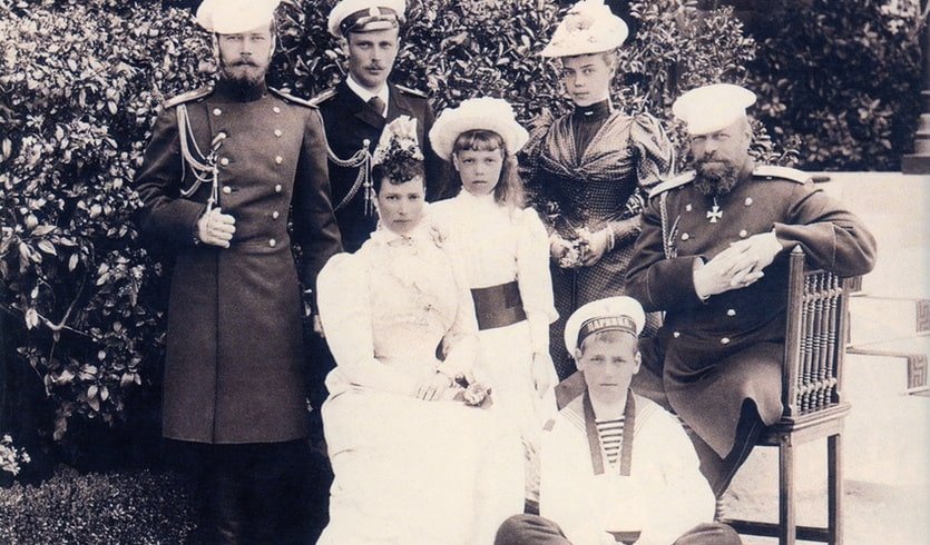 Александр III и императрица Мария Федоровна с детьми – интерьерные экскурсии от 2450 рублей