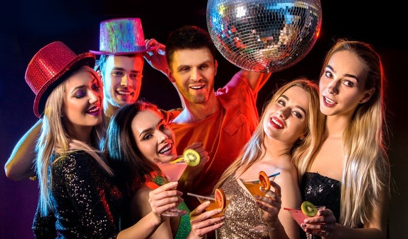 Новогодняя программа «Караоке битва» – новогодние корпоративы от 6300 рублей