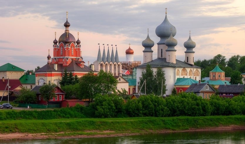 Тихвин – автобусные загородные от 1990 рублей