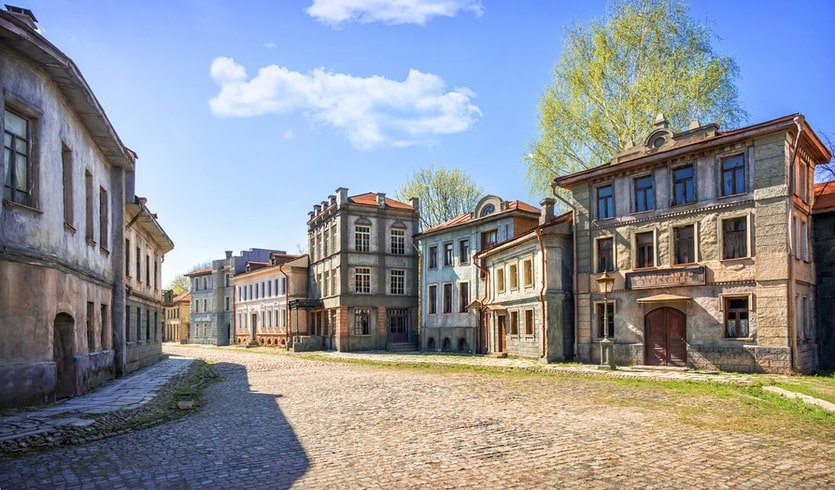 «Мосфильм». Декорации старинных домов – сборные туры в Санкт-Петербург от 19250 рублей