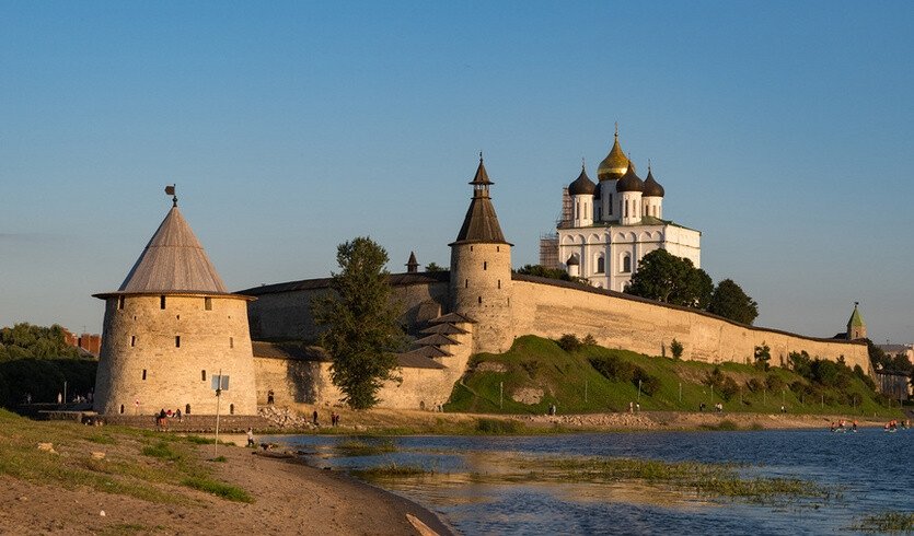 Пушкинские горы (для школьных групп) – фото №1 – Фотобанк Лори / Дымов Игорь  Пушкинские горы (для школьных групп) – туры для школьников