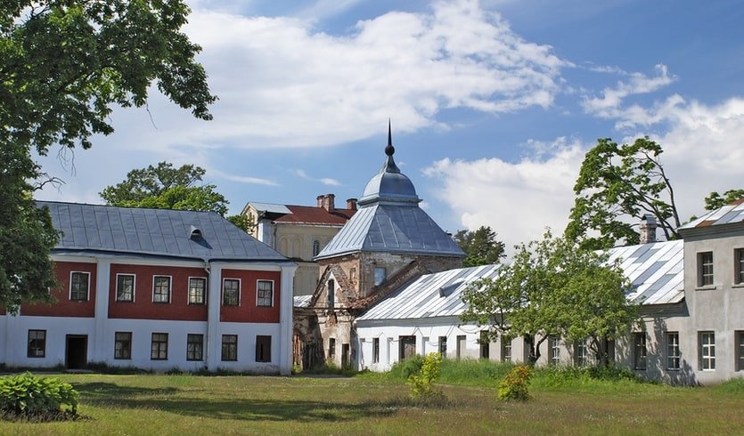 Двор Коневского монастыря – автобусные загородные от 4900 рублей