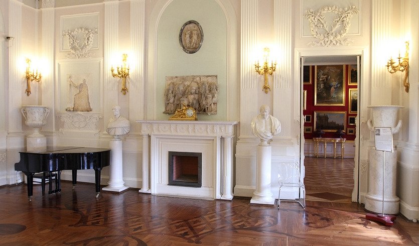 Интерьер Большого Гатчинского дворца — экскурсии для школьников от 940 рублей