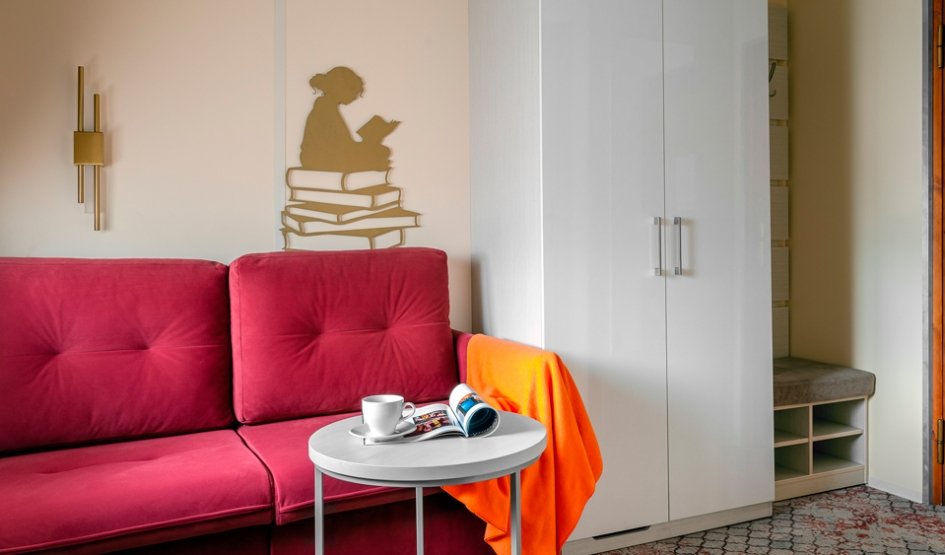 Двуспальный диван в каюте Люкс Двуспальный диван в каюте Люкс