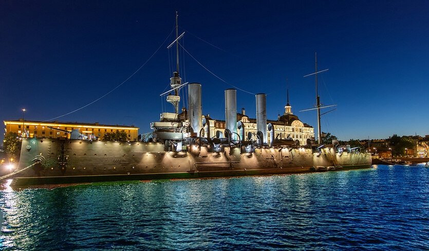 Крейсер Аврора – водные экскурсии по рекам и каналам от 1750 рублей