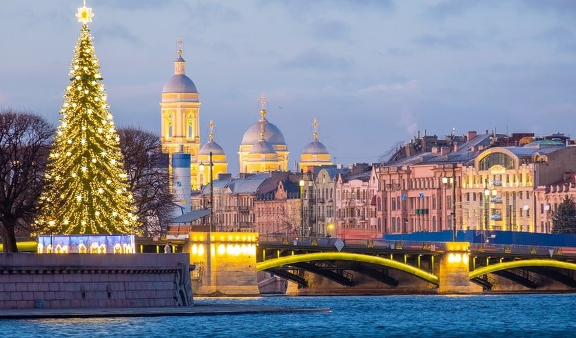 Новогодняя ёлка на стрелке Васильевского острова – сборные туры в Санкт-Петербург от 33300 рублей