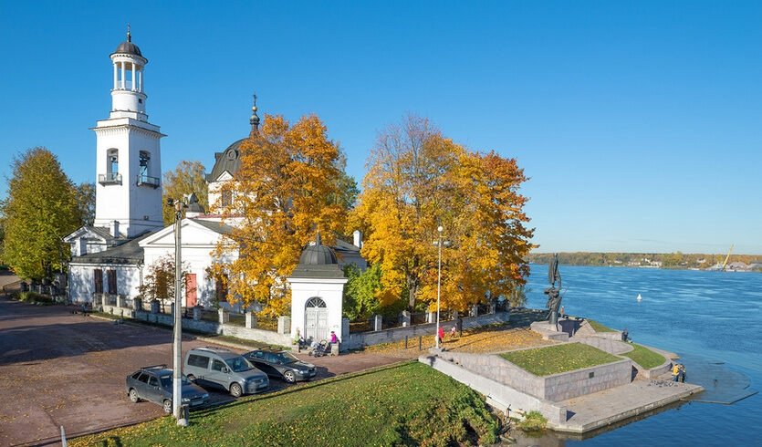 Александр Невский - небесный покровитель Петербурга (с посещением Александро-Невской Лавры) – автобусные экскурсии для организованных групп от 750 рублей