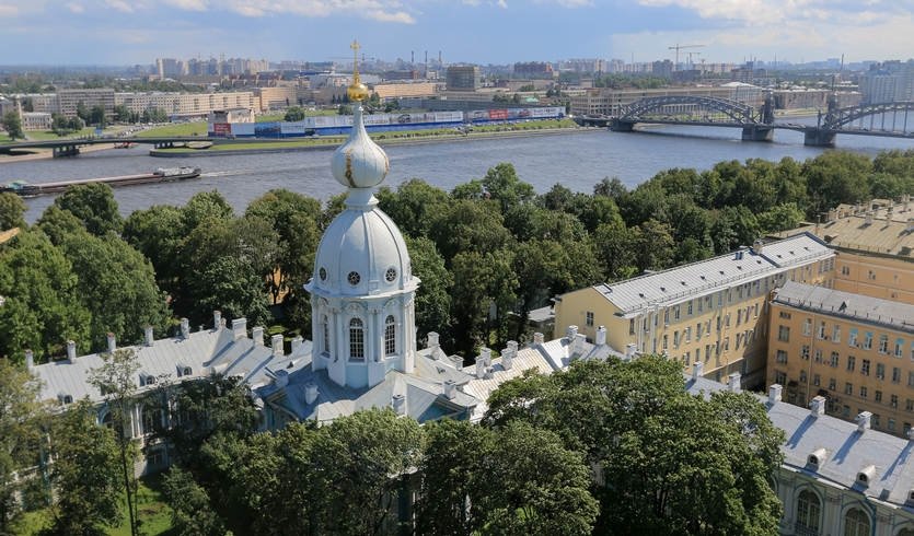 Портреты на фоне города: Анна Иоанновна и Елизавета Петровна (с посещением Сампсониевского собора и Музея Императорского фарфорового завода) — автобусная экскурсия