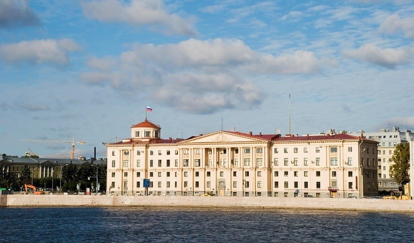 Здание бывшего исполкома – площадь Ленина – пешеходные экскурсии от 630 рублей