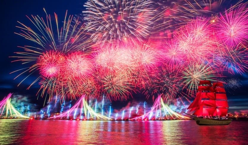 Алые Паруса — просмотр из особняка на Дворцовой набережной – дворцы и особняки