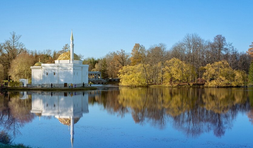 Царскосельский лицей и Екатерининский парк — фото № 5 — Фотобанк Лори / Румянцева Наталия Царскосельский лицей и Екатерининский парк — Автобусные загородные