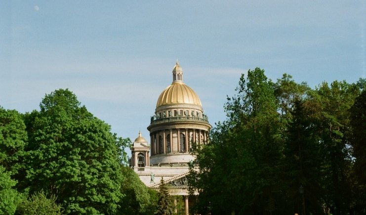 В Петербург с детьми! с пятницы, 5 дней – фото №5 В Петербург с детьми! с пятницы, 5 дней – тур в СПб от 16540 рублей Photo by  Sergei Sviridov on Uplash
