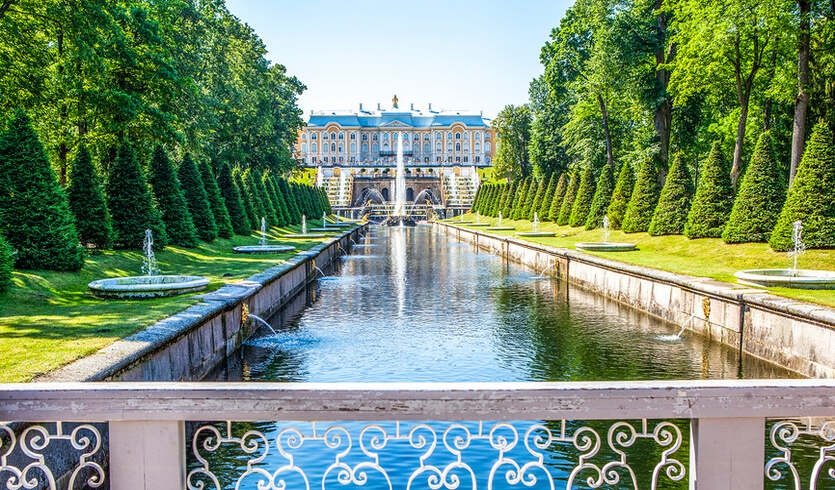 Руками мастера (Большой Дворец в Петергофе) (для школьных групп) — Экскурсии для школьников в Санкт-Петербурге от 160 рублей