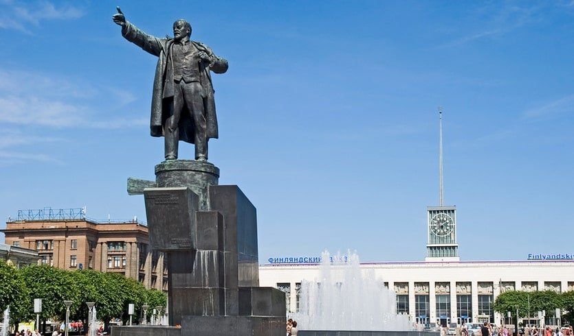 Памятник В.И. Ленину у Финляндского вокзала – автобусные экскурсии от 1090 рублей