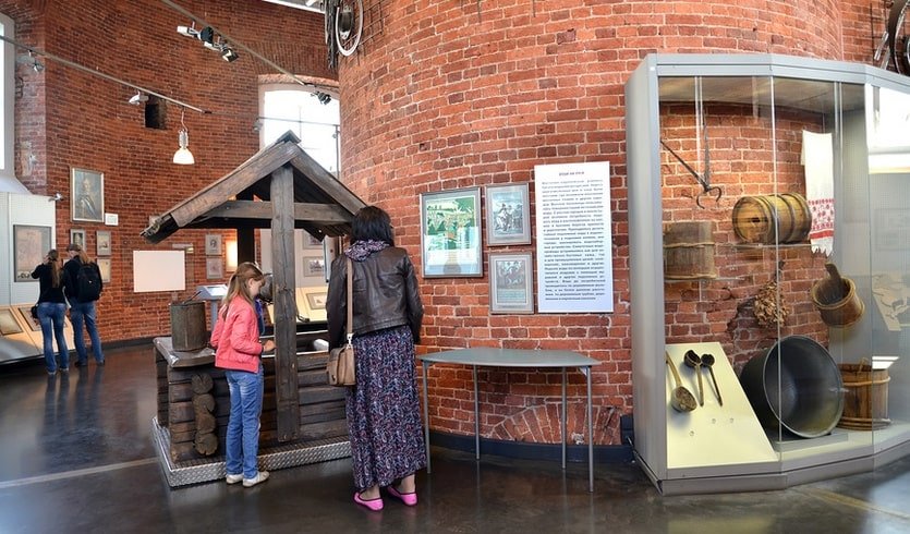 Посетители музея – экскурсии для школьников от 800 рублей