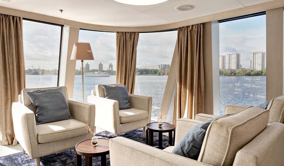 Винная лаунж-библиотека