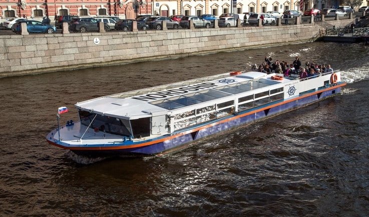Аренда теплохода «Корсика» – аренда теплохода в СПб от 13000 рублей