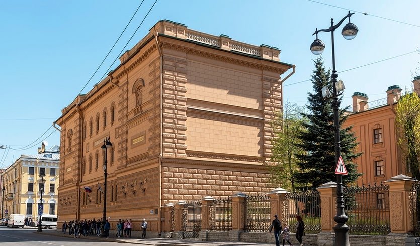 Музы Миллионной улицы – фото №4 – Фотобанк Лори/ Александр Щепин  Музы Миллионной улицы – Пешеходные экскурсии