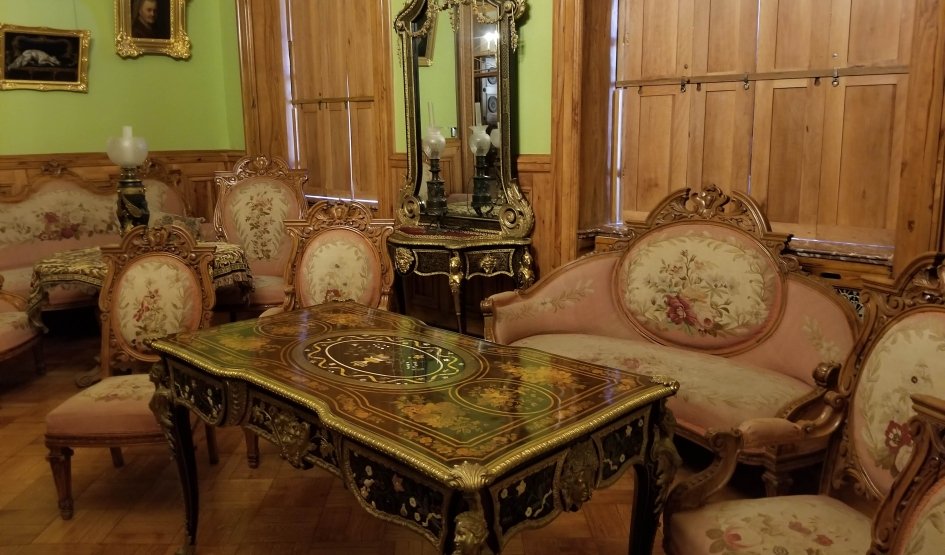 О светских красавицах речь – интерьерные экскурсии для заказных групп от 720 рублей