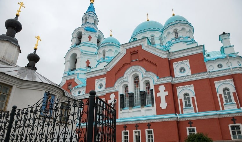 Блеск и роскошь Петербурга (Санкт-Петербург + Карелия) — индивидуальные туры в Петербург от 300000 руб.