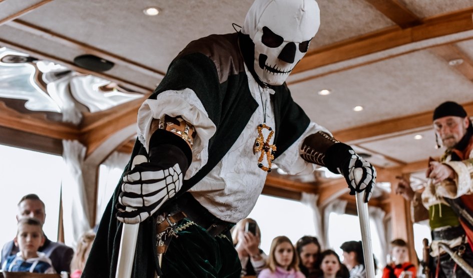 Балтийские витальеры в поисках клада – сборные экскурсии для школьников в Санкт-Петербурге