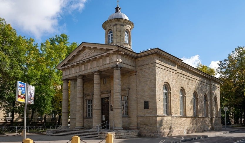 Прогулка по старой Гатчине – фото №1 – Фотобанк Лори/ Виктор Карасев Прогулка по старой Гатчине – Пешеходные экскурсии