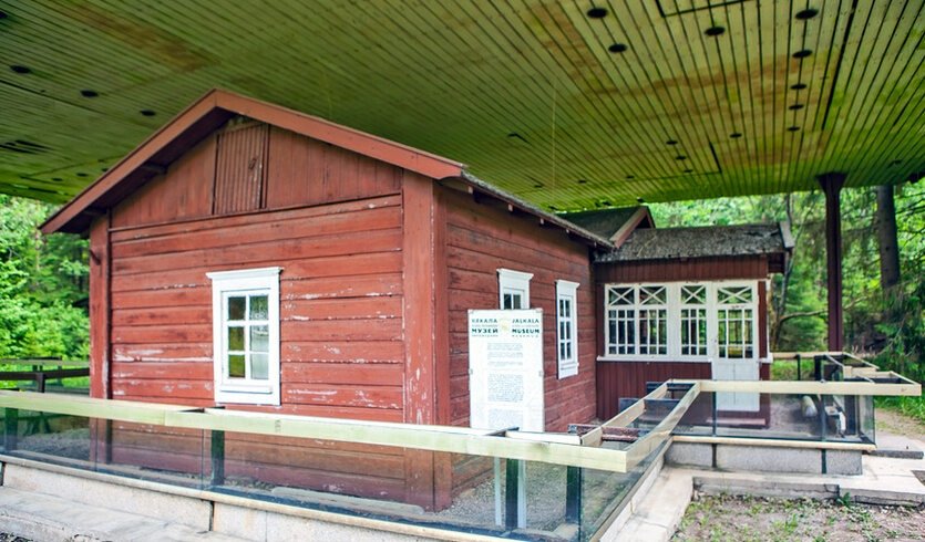 Русская Финляндия: Репино – Зеленогорск – Ильичево – Огоньки – Вартемяги – Токсово (с посещением музея "Ялкала" и органного концерта в Токсово) — фото № 4 — Фотобанк Лори / Сергей Афанасьев  Русская Финляндия: Репино – Зеленогорск – Ильичево – Огоньки – Вартемяги – Токсово (с посещением музея "Ялкала" и органного концерта в Токсово) — Автобусные загородные