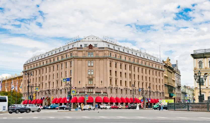 Здание гостиницы «Астория» – пешеходные экскурсии от 1100 рублей