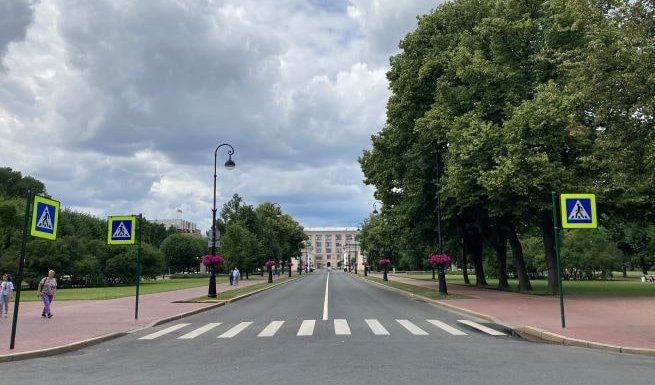 Воскресенский Смольный собор – интерьерные экскурсии для заказных групп от 340 рублец