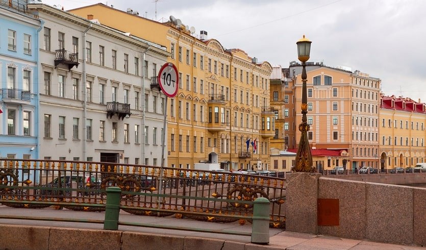 Большой Конюшенный мост – экскурсии и программы для детей от 240 рублей