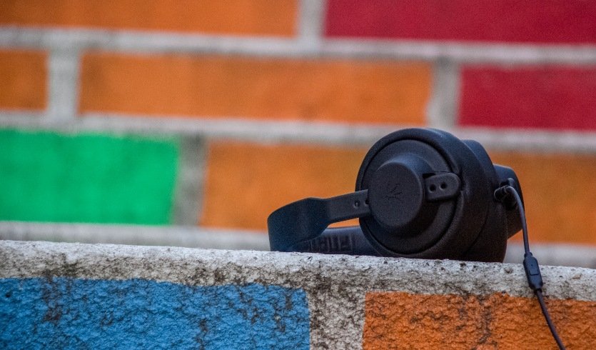 Наушники — Сборные экскурсии для школьников в Санкт-Петербурге