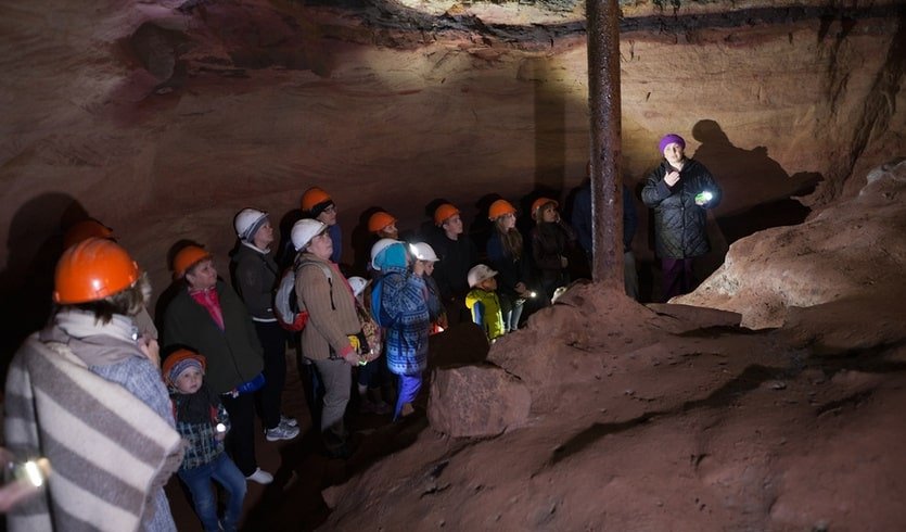 Экскурсия в Саблинских пещерах – сборные экскурсии для детей от 2200 рублей