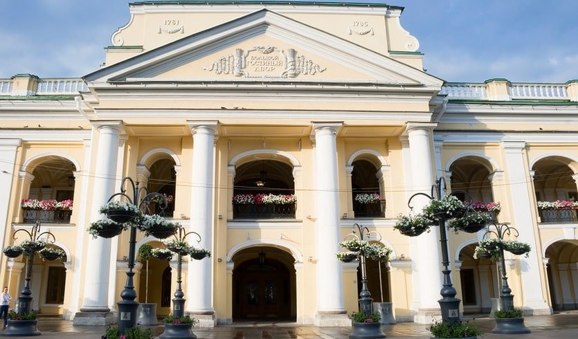 За витриной универмага. Санкт-Петербург – модная столица – Пешеходные экскурсии