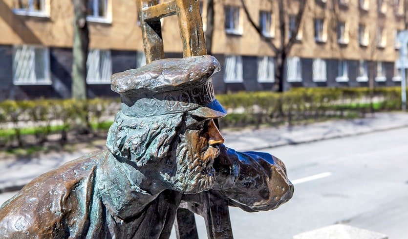 Памятник фонарщику – автобусные экскурсии от 1700 рублей