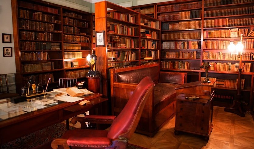 Многогранный Петербург — тур для школьников — Туры в Санкт-Петербург для школьников от 10700 руб.