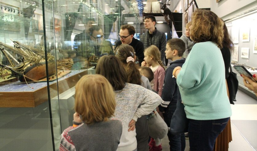 Морская экспедиция по следам Деда Мороза (квест в Центральном военно-морском музее) – сборные экскурсии для школьников в Санкт-Петербурге