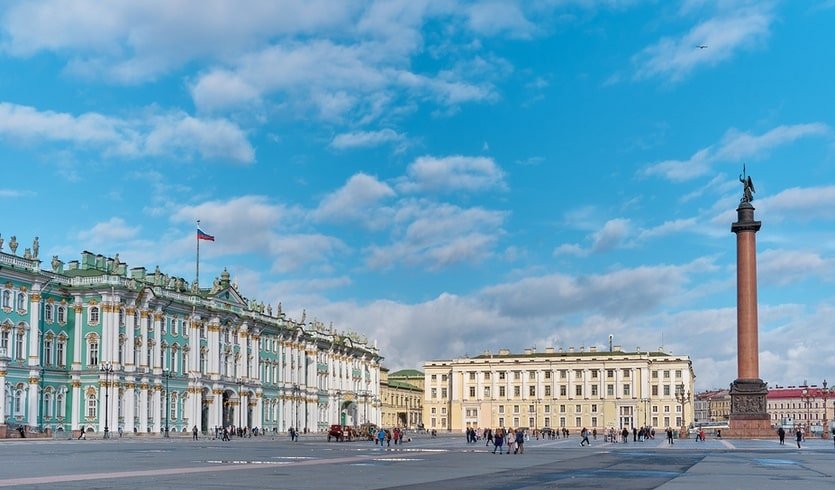 Дворцовая площадь – сборные туры в Санкт-Петербург от 13700 рублей Дворцовая площадь – сборные туры в Санкт-Петербург от 13700 рублей
