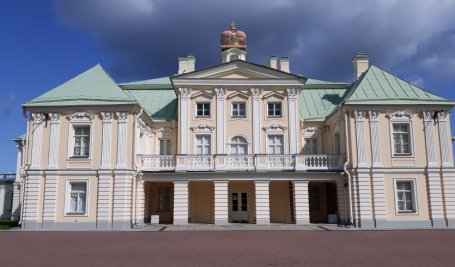 Ораниенбаум (Большой Меншиковский дворец) – автобусные экскурсии для организованных групп от 1350 рублей
