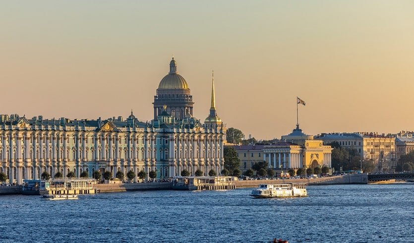 Дворцовая набережная – сборные туры в Санкт-Петербург от 23550 рублей