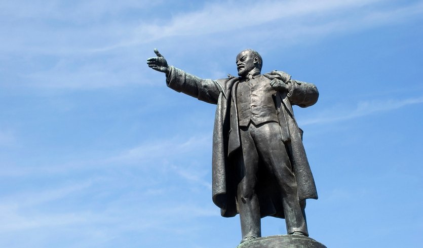 Великая революция — фото № 5 — Фотобанк Лори / Александр Щепин Великая революция — автобусная экскурсия