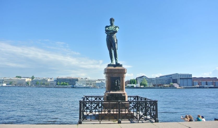 Памятник Ивану Федоровичу Крузенштерну – автобусные экскурсии от 2000 рублей