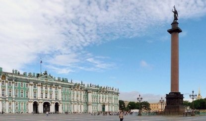 Дворцовая площадь и Зимний дворец